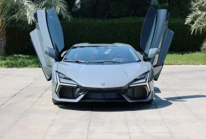Lamborghini Revuelto
