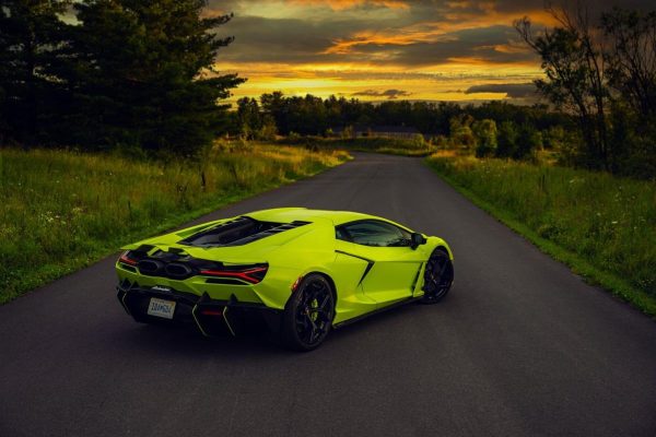Ferrari vs Lamborghini: Choose the Right Luxury Car Rental in Dubai